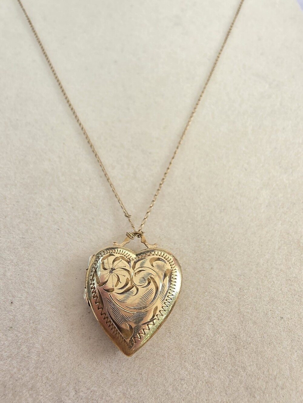 Vintage Gold Filled Heart Locket Necklace, Engraved Floral Cottagecore -  3.78g